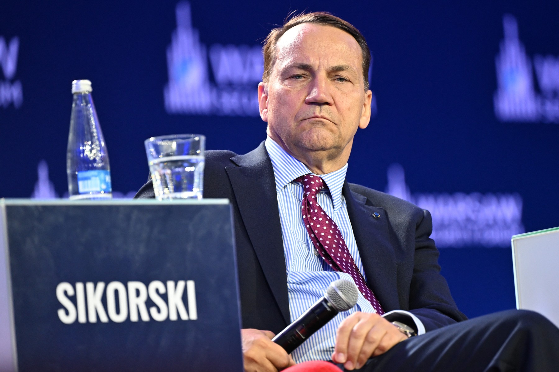 Tensiuni diplomatice între Polonia și Elon Musk după restricționarea serviciilor Starlink în Ucraina