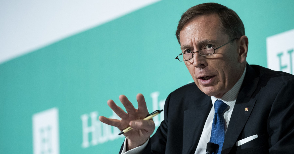 David Petraeus avertizează: Țările NATO trebuie să-și schimbe radical structura forțelor armate
