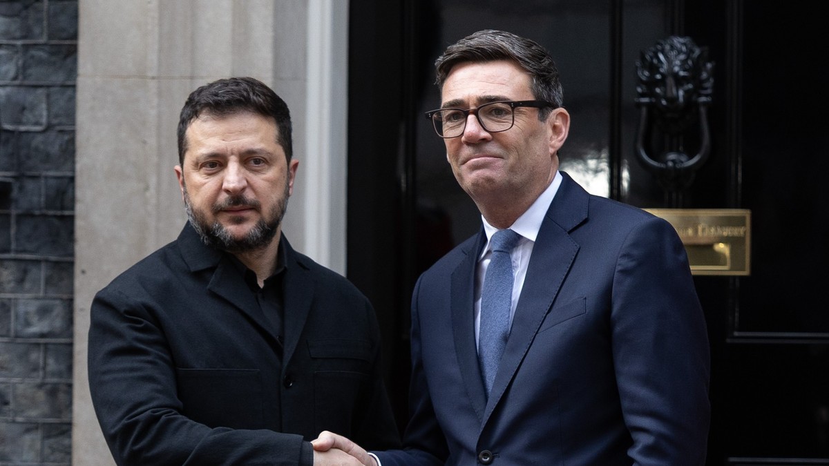 Volodimir Zelenski se simte trădat de Donald Trump: „Este dureros când schimbă tabăra”