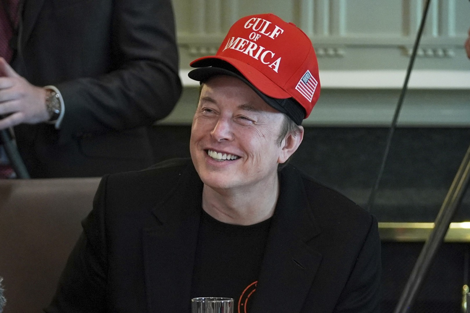 Elon Musk cere demisia președintelui Volodimir Zelenski pe fondul disputelor privind serviciile Starlink