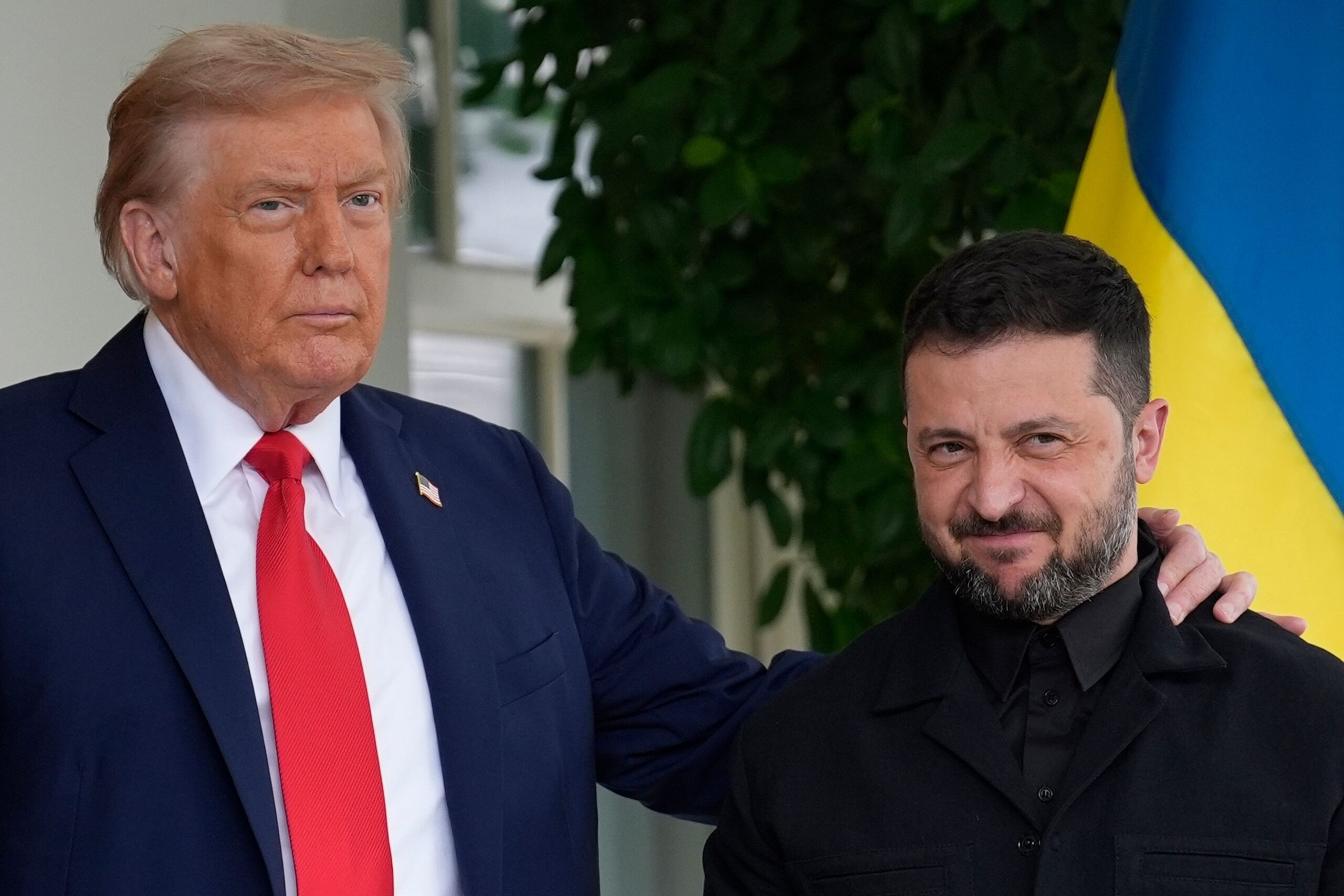 Donald Trump îl critică pe Zelenski pentru atacurile asupra rafinăriilor rusești: „E o rușine!”
