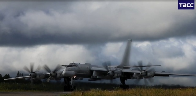 Bombardiere strategice rusești înarmate cu rachete Kh-101 interceptate de avioane F-35 norvegiene