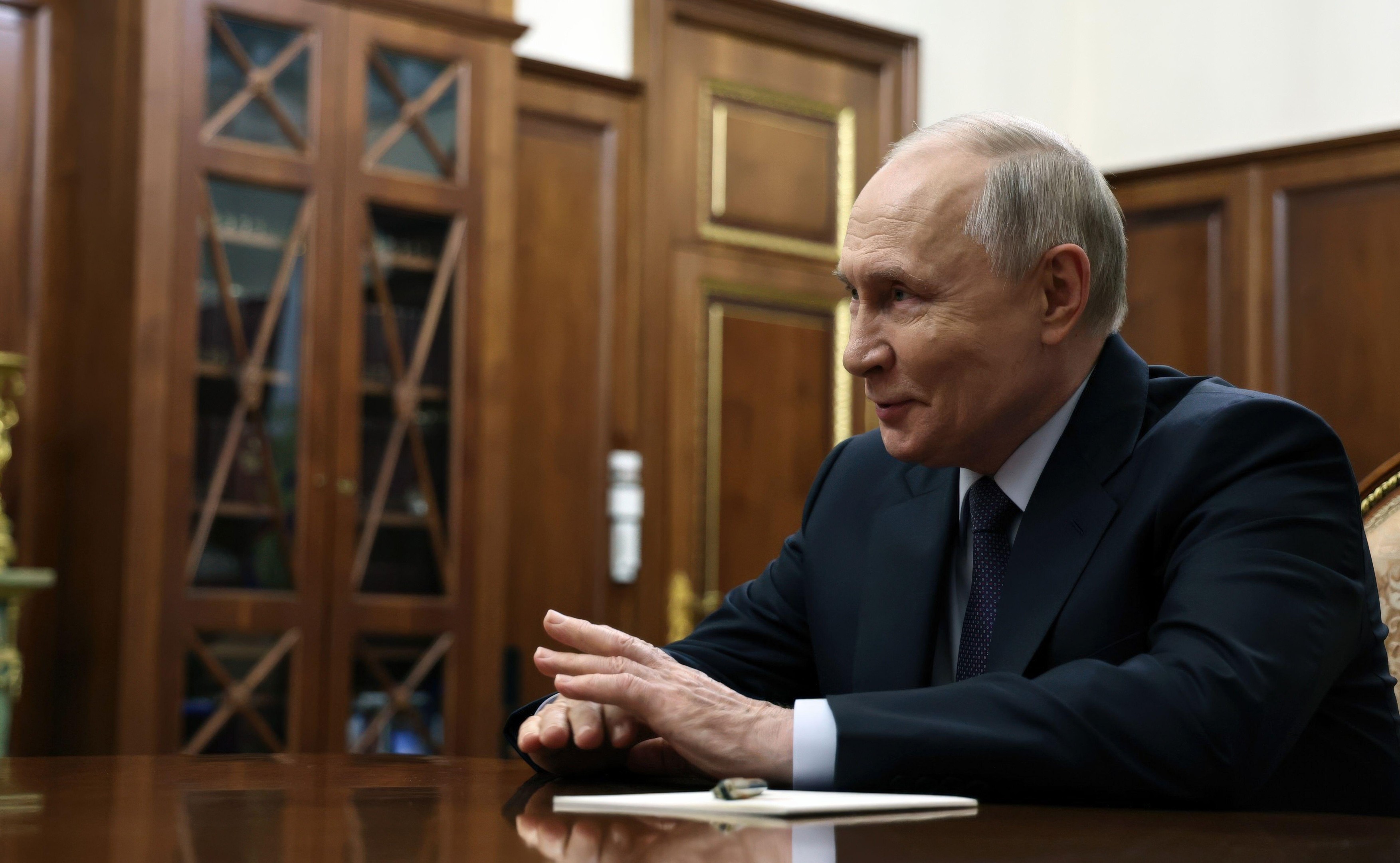 Putin acceptă să coopereze cu Vaticanul pentru livrarea de ajutoare în orașul ucrainean Oleșkî