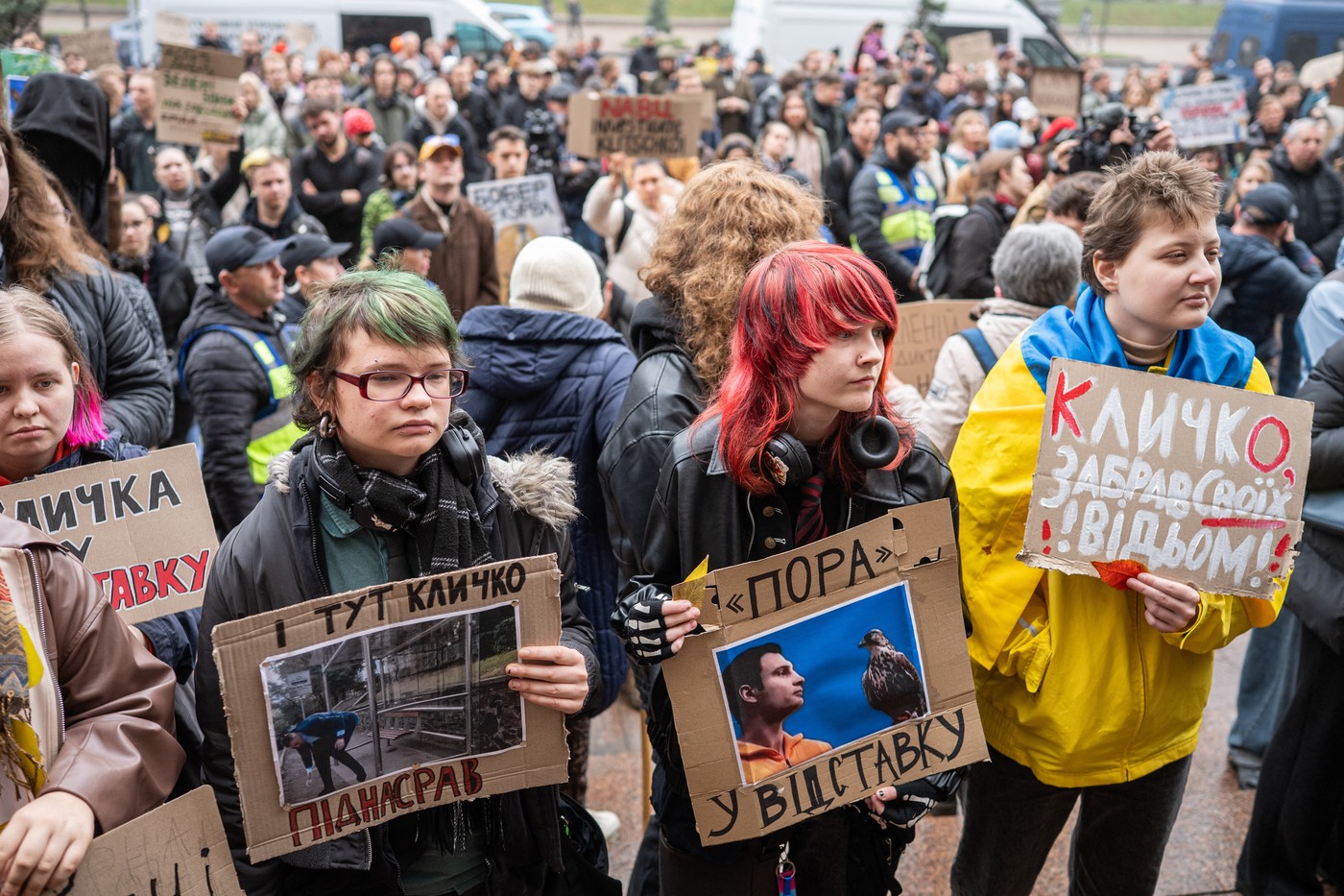 Proteste la Kiev: Sute de cetățeni cer demisia primarului Vitali Kliciko din cauza pregătirilor insuficiente pentru iarnă