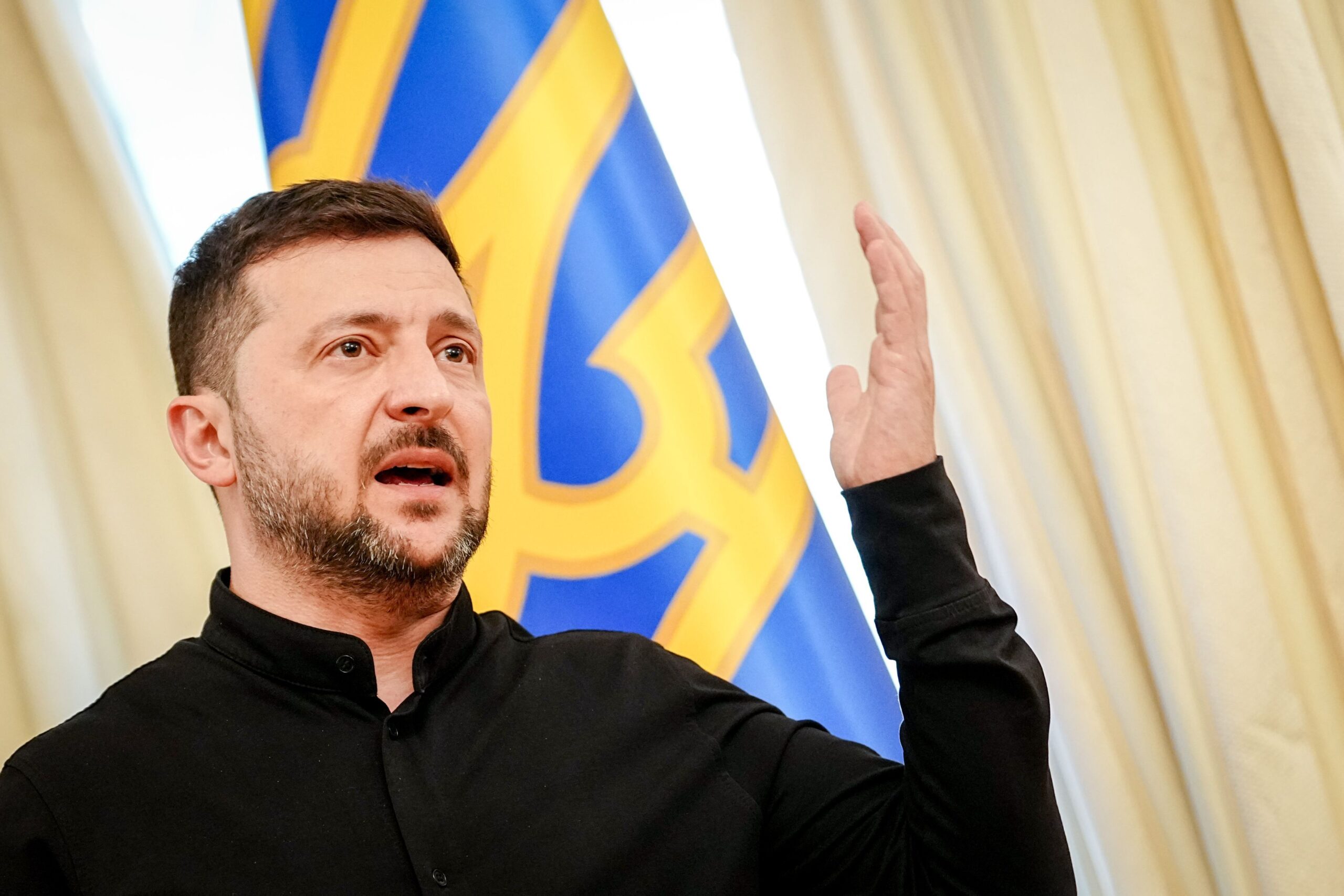 Zelenski acuză restricții Starlink care blochează dronele ucrainene, în contrast cu funcționarea în UE