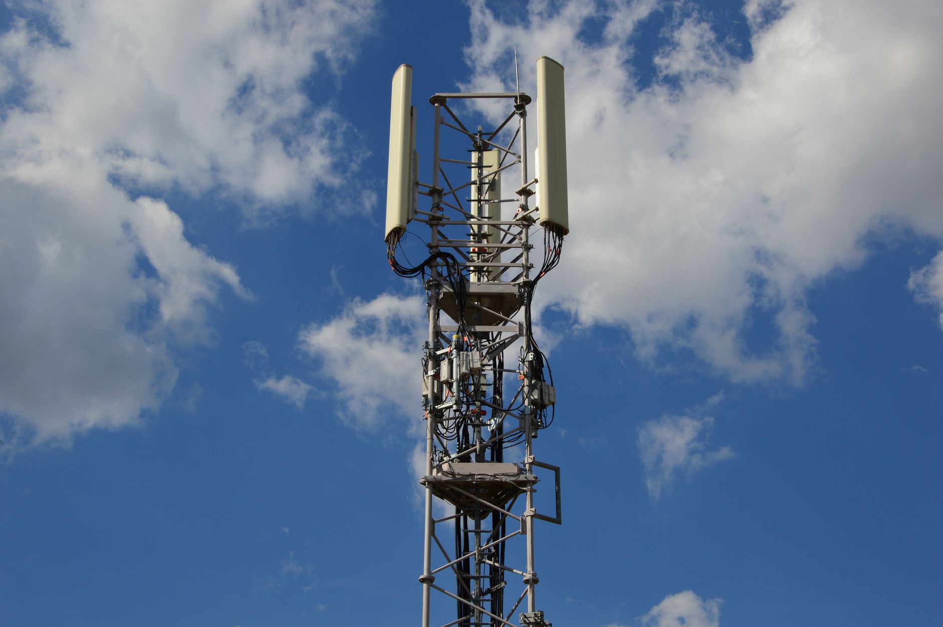 Zelenski acuză o operațiune planificată după restricțiile Starlink care afectează dronele ucrainene