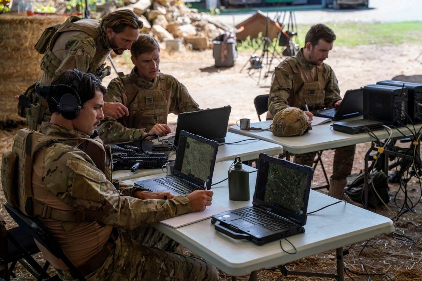 Thales lansează HexaForce, sistem de comandă și control bazat pe inteligență artificială pentru NATO