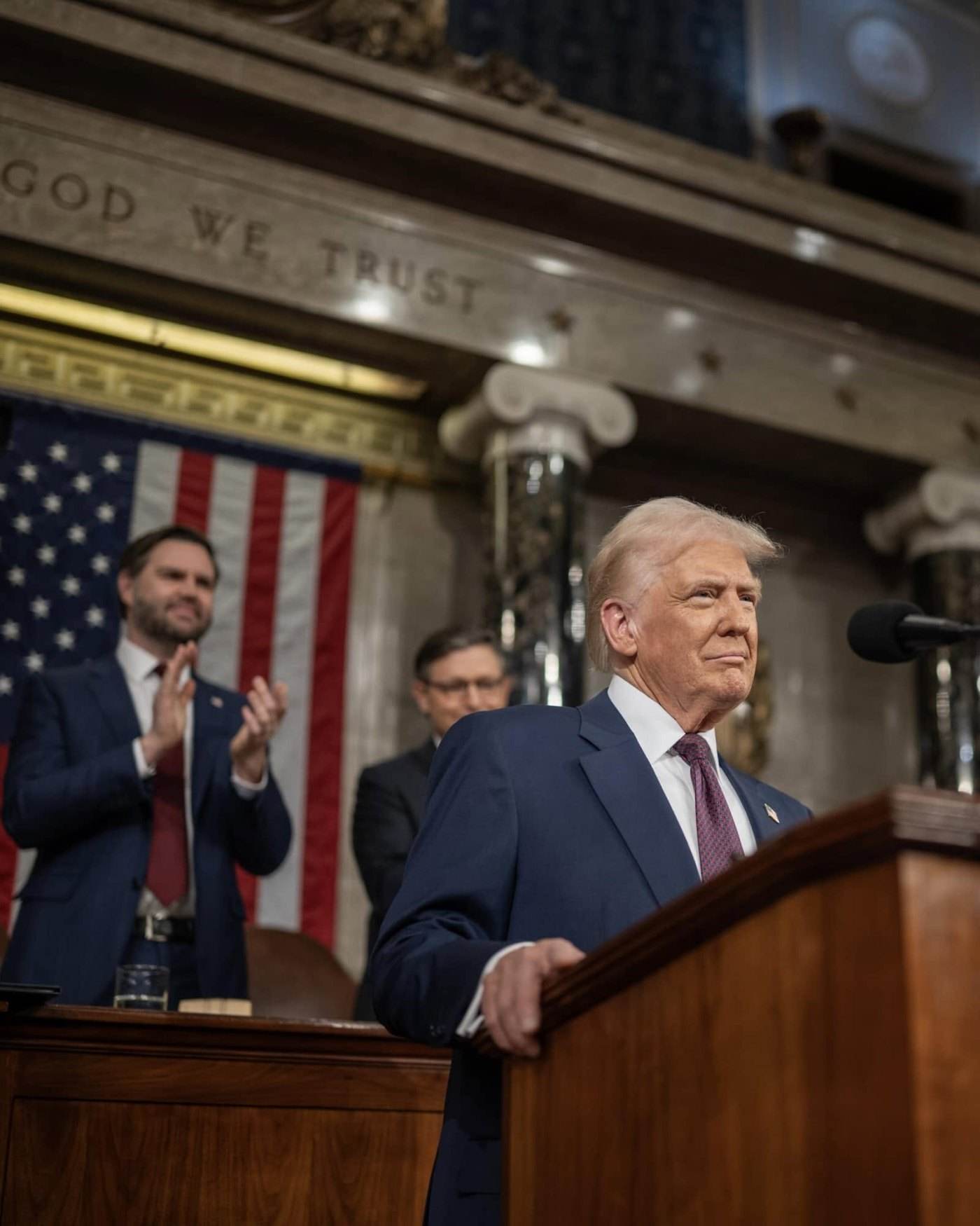 Donald Trump îl acuză pe Volodimir Zelenski că refuză să încheie conflictul cu Rusia