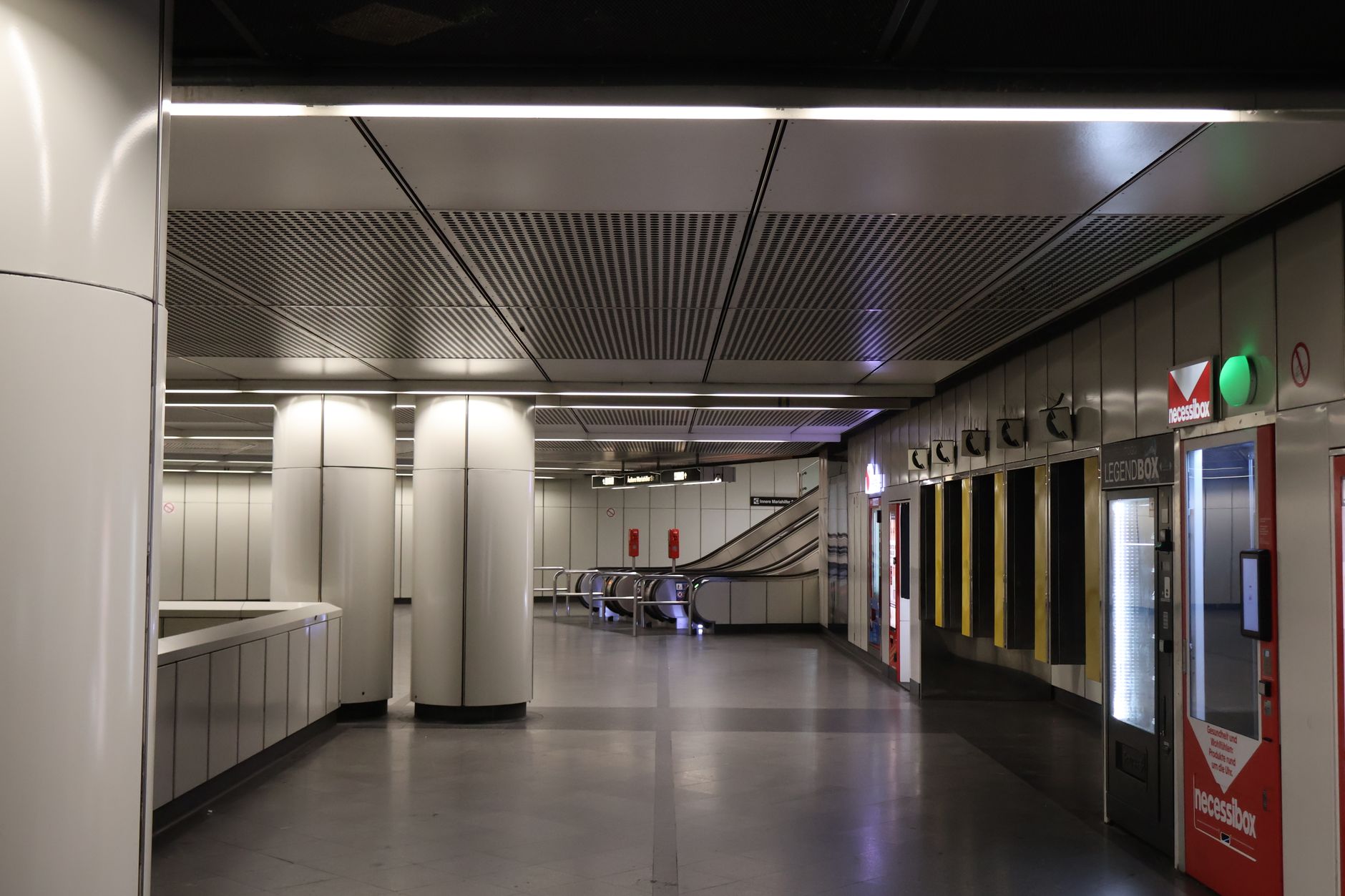 Atacuri rusești cu rachete balistice asupra Kievului: victime și avarii majore la infrastructura de metrou