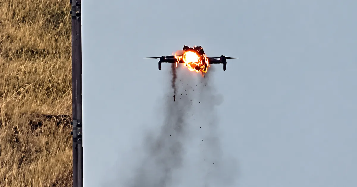 Ungaria testează un sistem laser pentru distrugerea dronelor; România folosește avioane de luptă