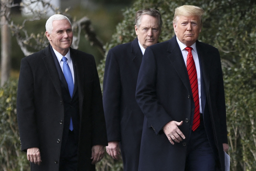 Mike Pence avertizează: Renunțarea la sancțiunile împotriva Rusiei va duce la confruntarea directă a trupelor SUA