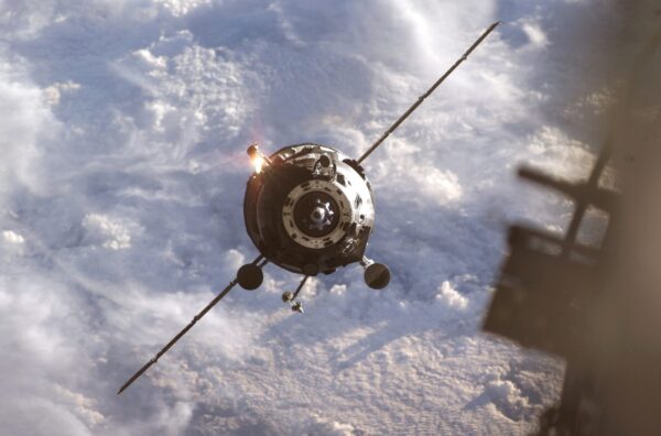 Satelitul rusesc Kosmos 2612 s-a apropiat de un aparat comercial care furnizează imagini Ucrainei
