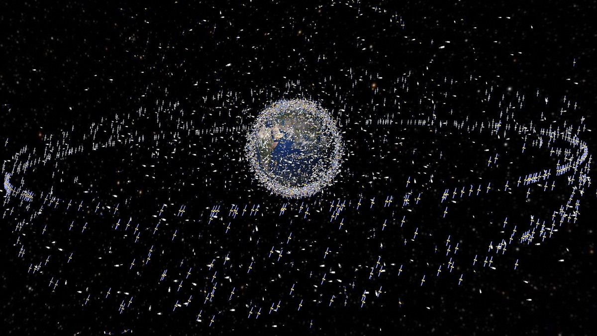 Manevră rusească în spațiu: Satelitul Kosmos 2612 s-a apropiat de un sistem de monitorizare american