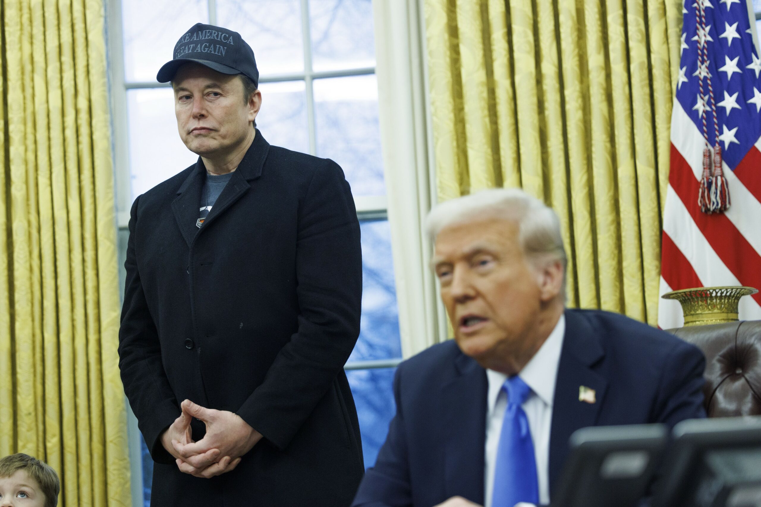Elon Musk ar fi limitat serviciile Starshield în Ucraina, afectând operațiunile cu drone