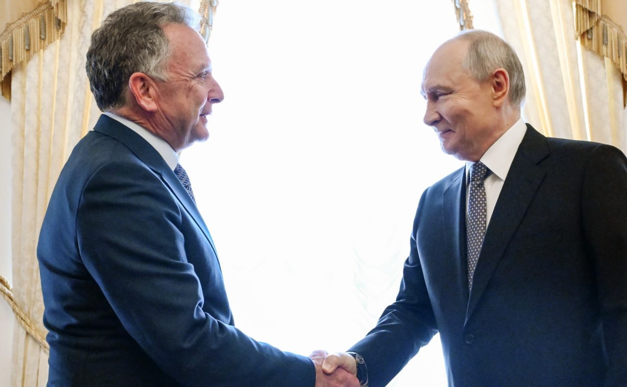 Putin acceptă negocieri de pace trilaterale cu Ucraina și SUA, începând cu luna noiembrie