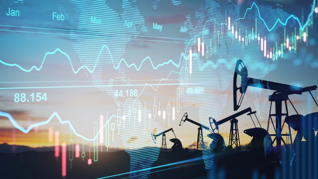 Prețul petrolului a depășit pragul de 110 dolari pe fondul riscului de atacuri militare asupra Iranului