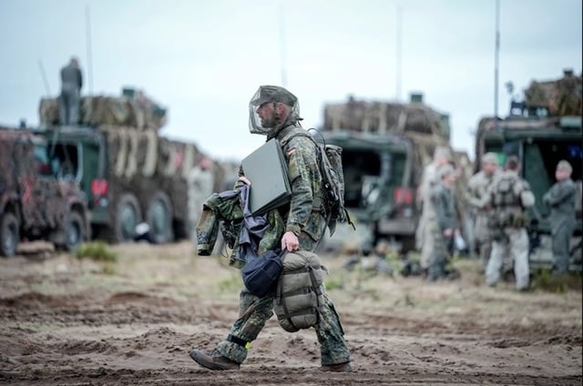 Arestat în Germania un cetățean ucrainean suspectat că spiona infrastructura militară NATO pentru Rusia