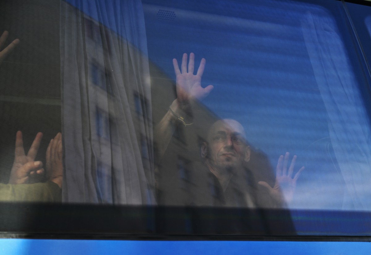 Schimb de prizonieri între Rusia și Ucraina: câte 270 de persoane repatriate de fiecare parte