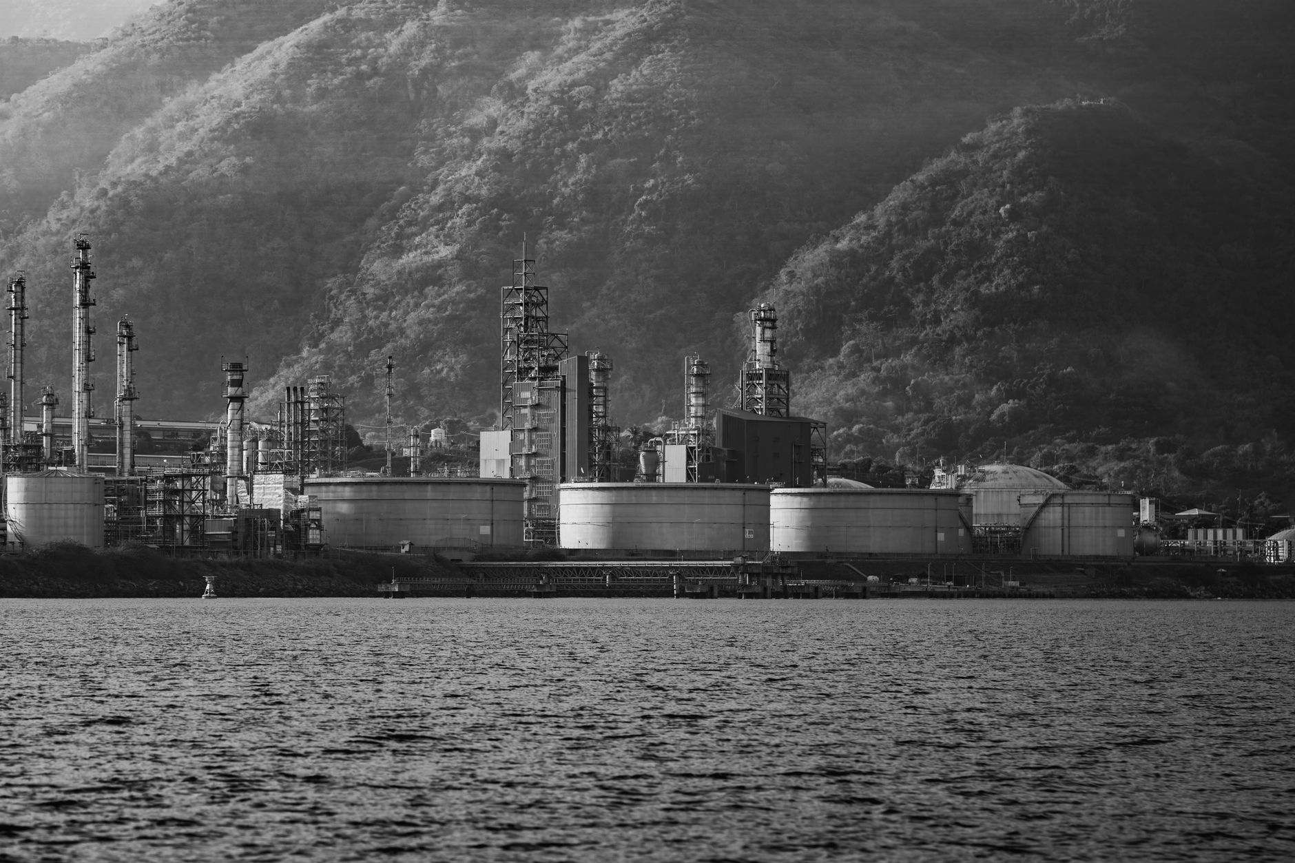 Prețul petrolului Brent a crescut la cel mai înalt nivel de la începutul lunii mai după atacuri cu drone în Arabia Saudită