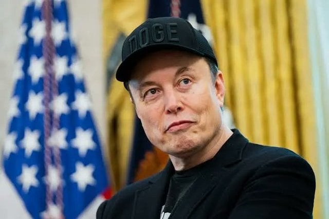 Elon Musk acuză Ucraina că a încălcat condițiile de utilizare Starlink pentru atacuri cu drone