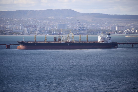 Rusia anunță lovirea unei nave de mărfuri în Marea Neagră și atacuri asupra infrastructurii din Harkov