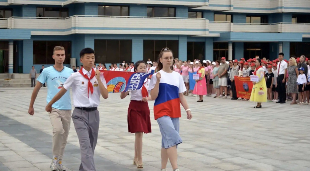 Alianța Putin-Kim Jong-un: Copii ucraineni sunt trimiși în tabere de îndoctrinare din Coreea de Nord