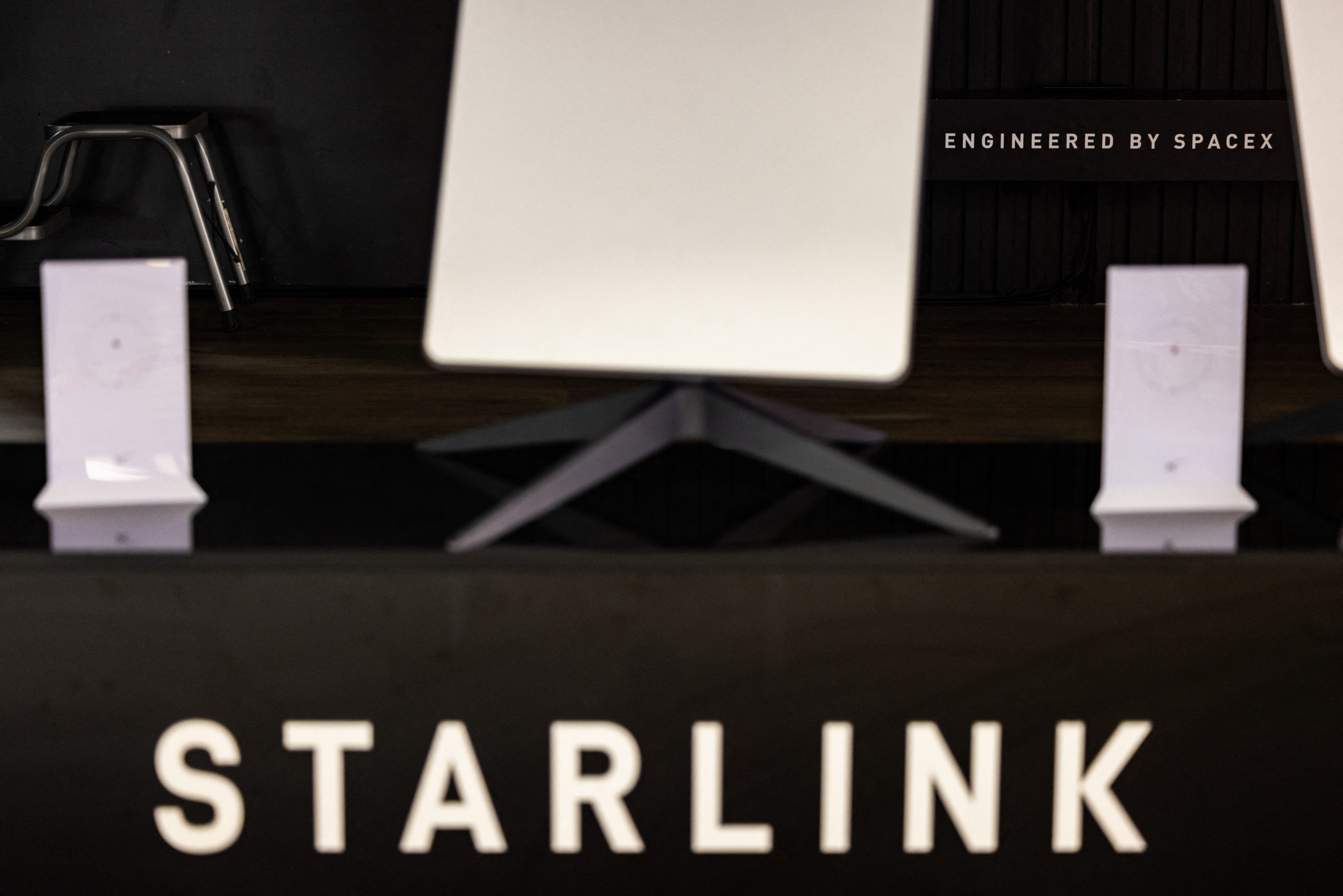 Restabilirea vitezei sistemului Starlink în Ucraina: Rolul mediatizării și al discuțiilor de la Oslo