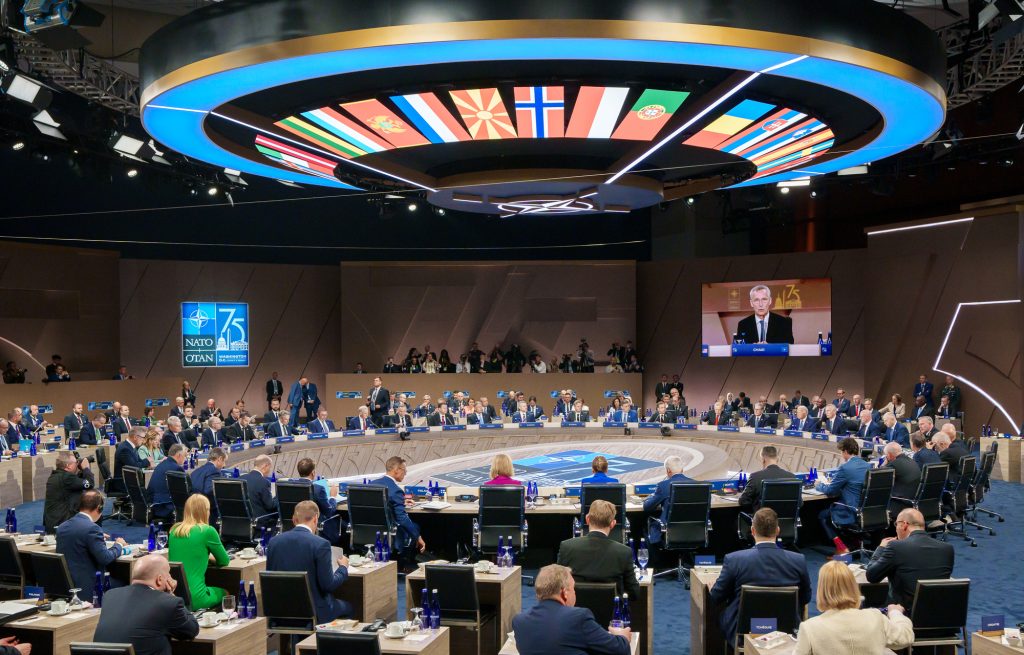 Grupul celor Cinci puteri europene vizează o responsabilitate militară sporită în cadrul NATO
