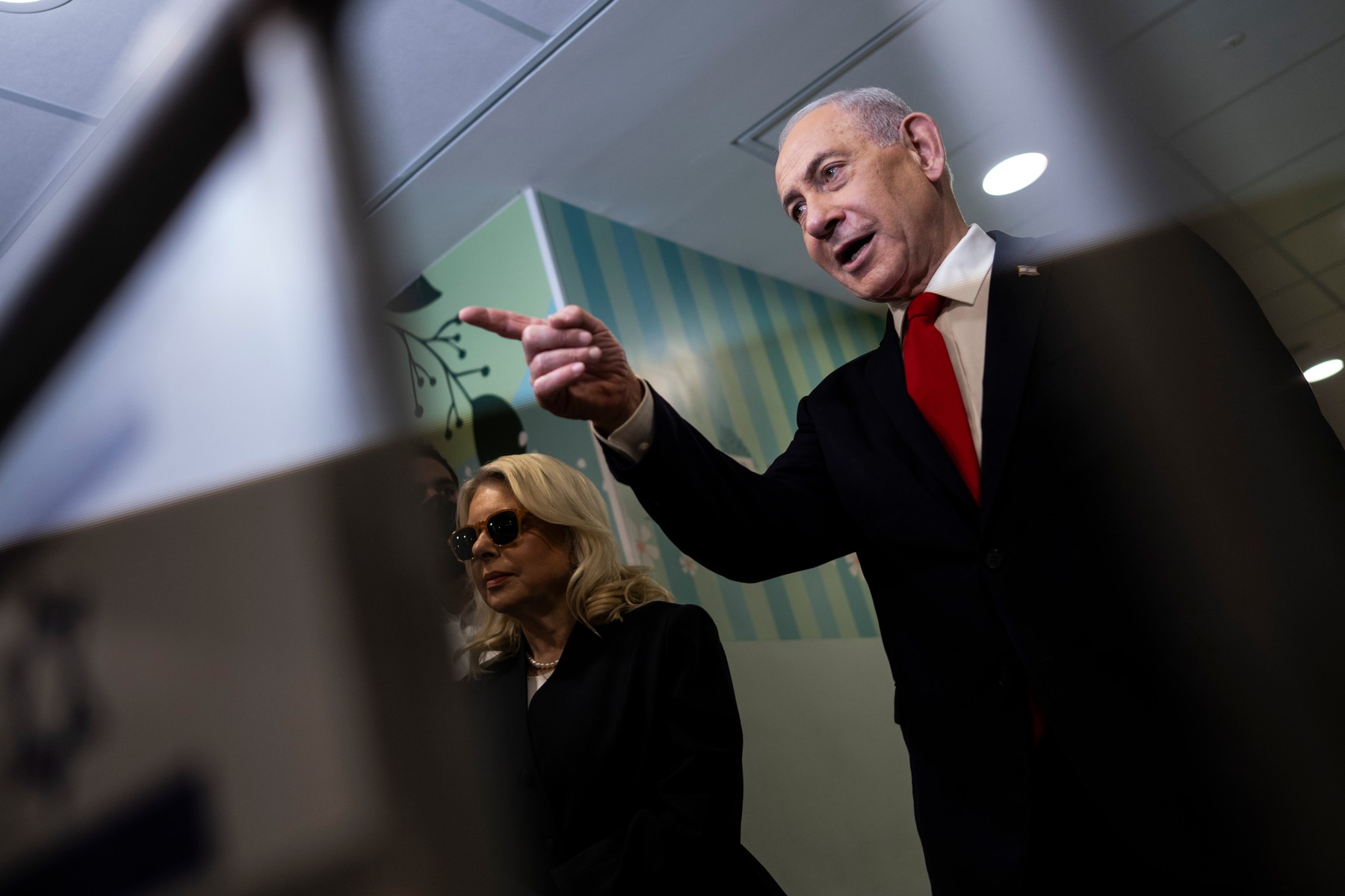 Tactica lui Netanyahu în timpul alegerilor din Israel: mobilizarea susținătorilor prin avertismente privind votul arabil
