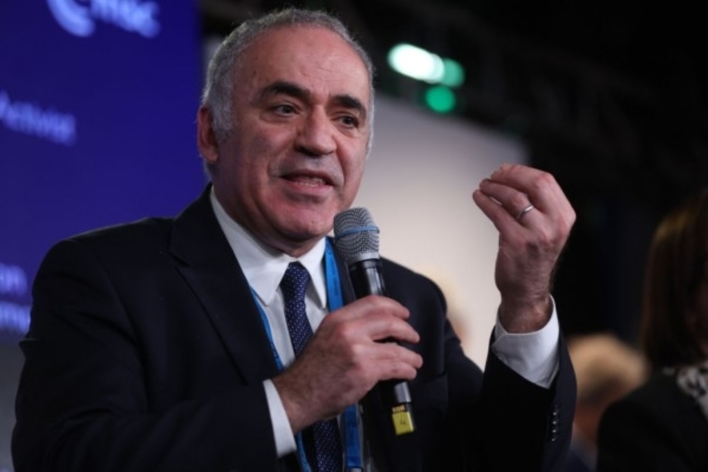 Analiza lui Garry Kasparov: Cele cinci măsuri necesare pentru înfrângerea regimului Putin