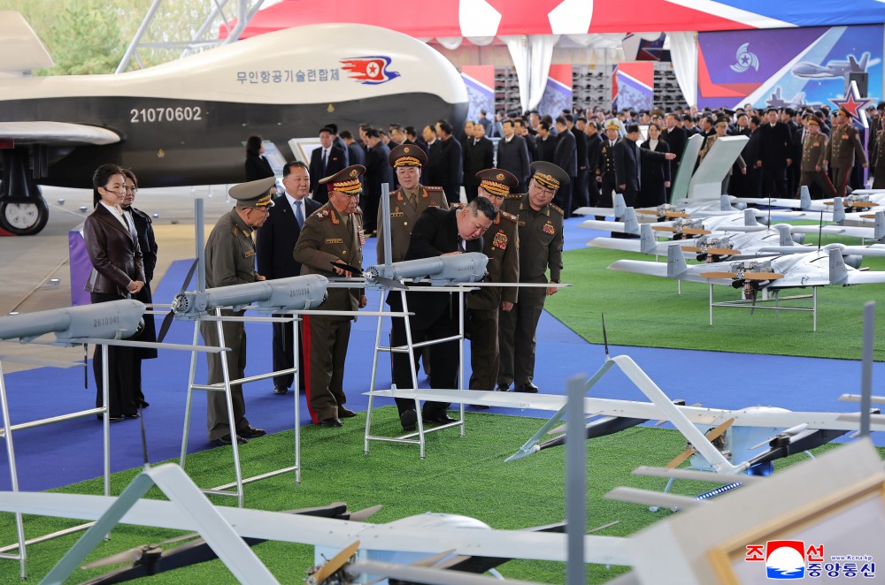Kim Jong Un ordonă extinderea tehnologiei dronelor și asistă la teste de armament în Coreea de Nord