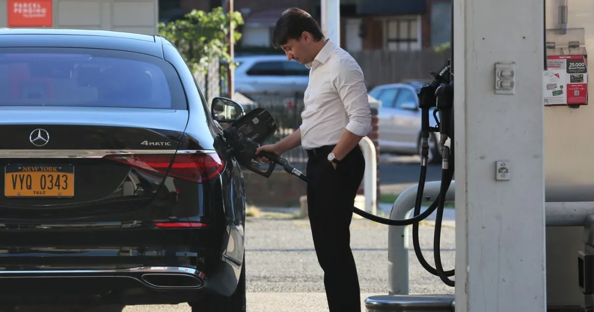 Escaladarea tensiunilor în Strâmtoarea Ormuz propulsează prețul petrolului peste 117 dolari pe baril