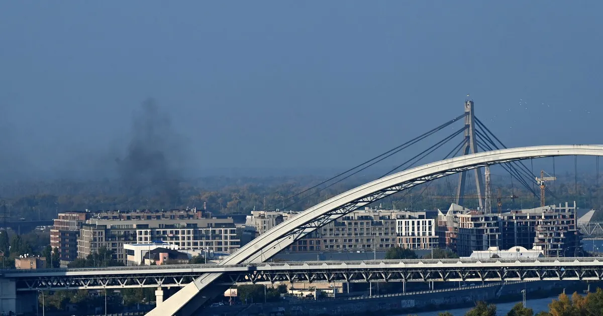 Atacuri cu drone asupra infrastructurii critice din Kiev: zone întregi rămase fără apă și electricitate