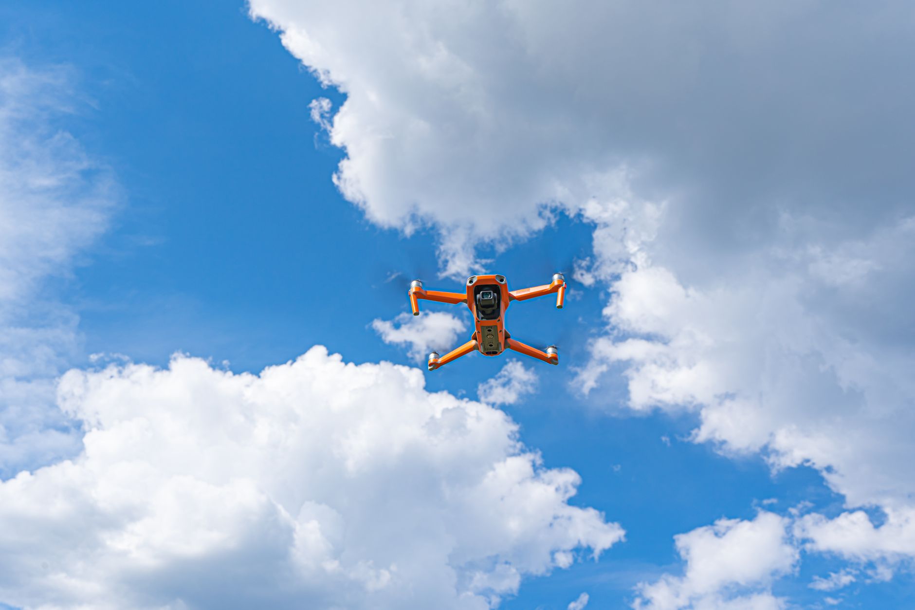 Spațiul aerian al Republicii Moldova restricționat după intrarea neautorizată a unei drone