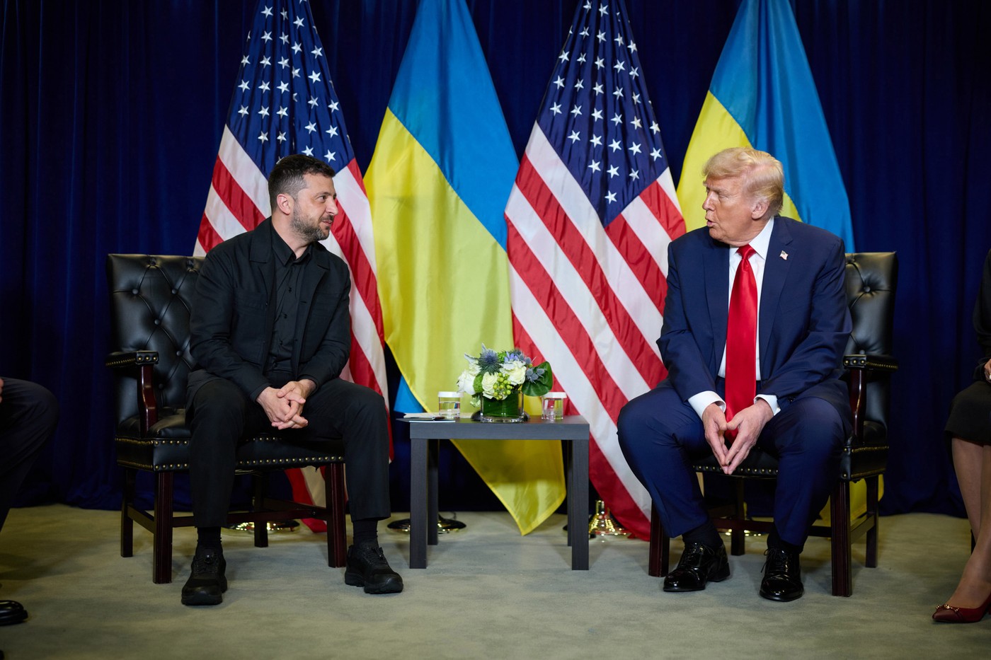 Zelenski solicită lui Trump impunerea unor sancțiuni severe pentru limitarea producției de rachete a Rusiei