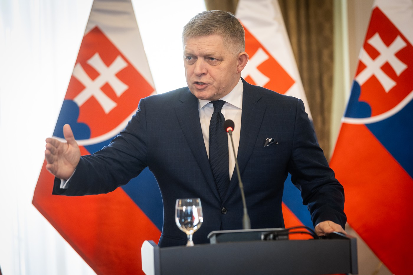 Robert Fico refuză trimiterea trupelor în cazul unui conflict direct între NATO și Rusia