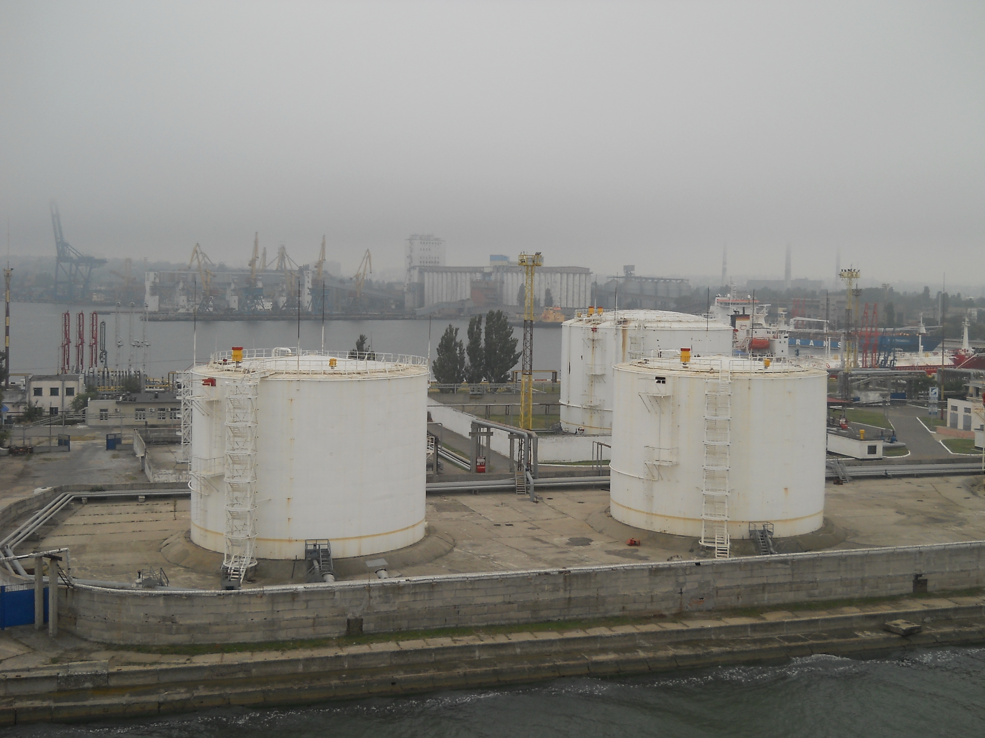 Ucraina va construi depozite petroliere în Ungaria pentru a proteja infrastructura de atacurile rusești
