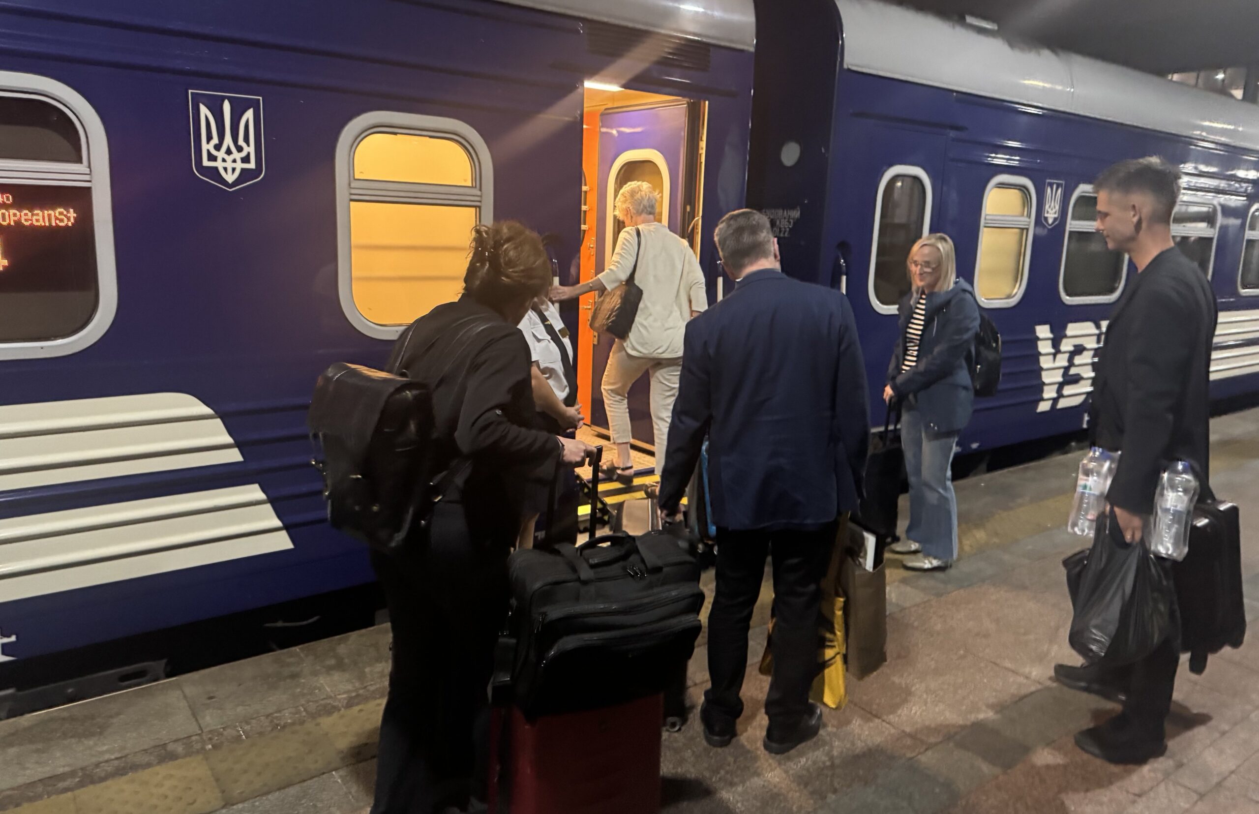Carl Bildt a evitat atacul unei drone ruse asupra unui tren de pasageri de la Kiev la Varșovia