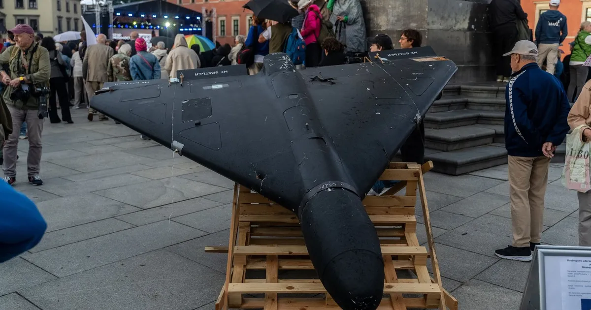 Evoluția amenințărilor teroriste: de la deturnările de avioane la era dronelor și AI