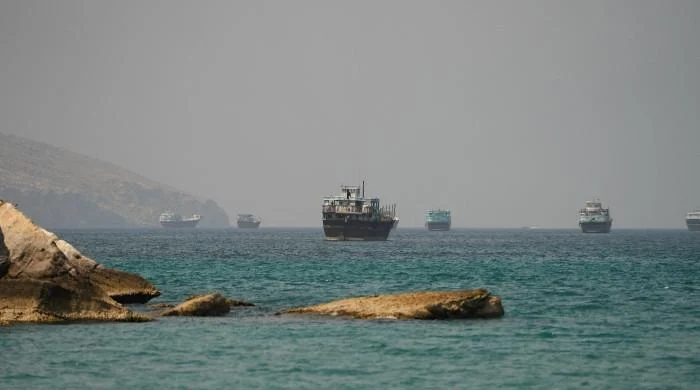 Escaladare militară în Orientul Mijlociu: Atacuri houthi asupra Saudiei și incident maritim lângă Strâmtoarea Ormuz