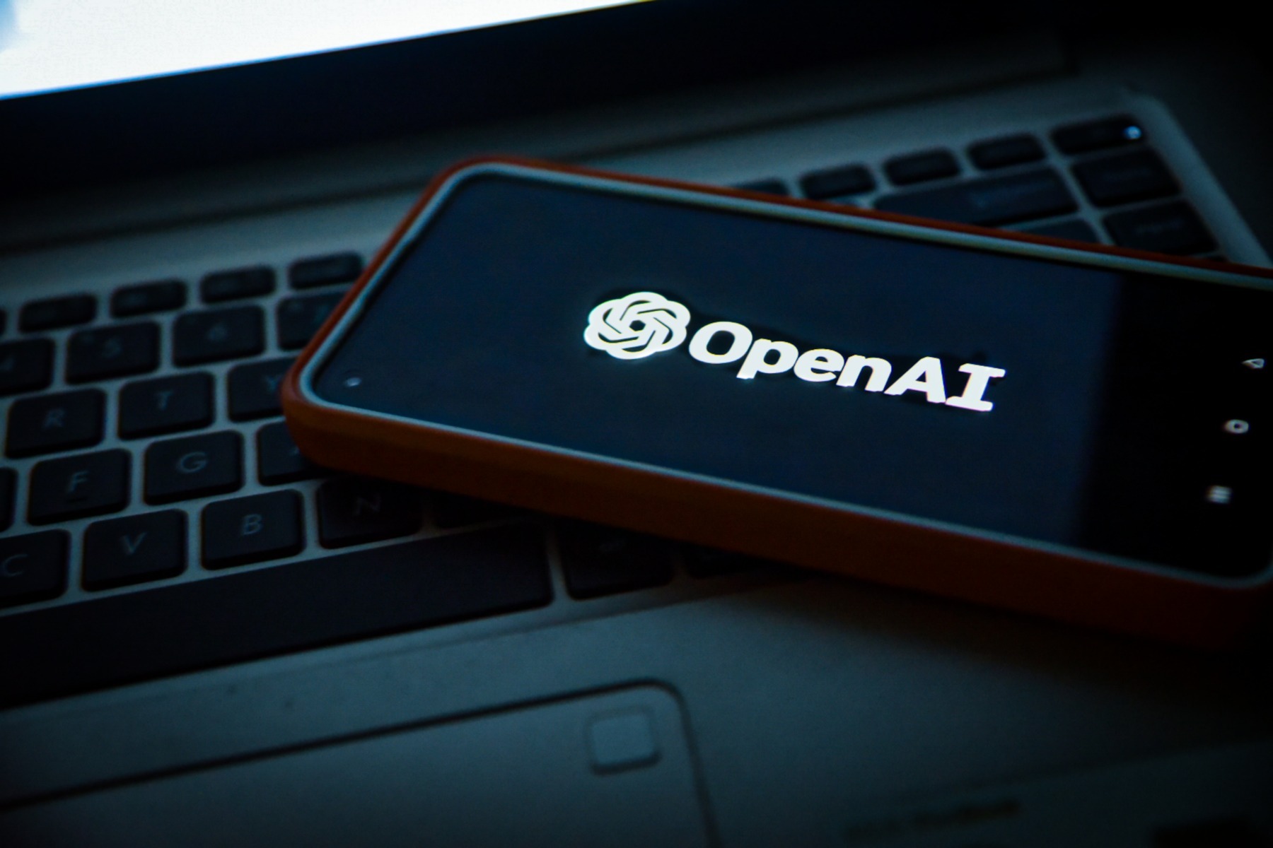 OpenAI va furniza gratuit tehnologie de apărare cibernetică guvernului Ucrainei