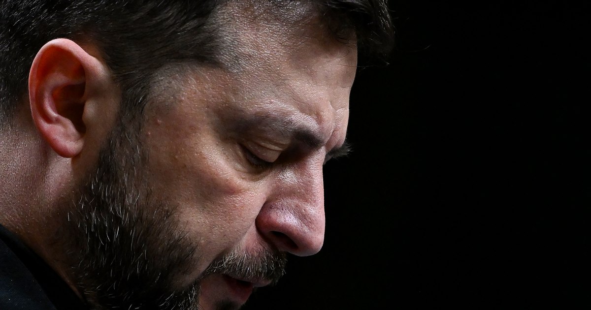 Volodimir Zelenski recunoaște existența unor decizii greșite luate în timpul conflictului armat