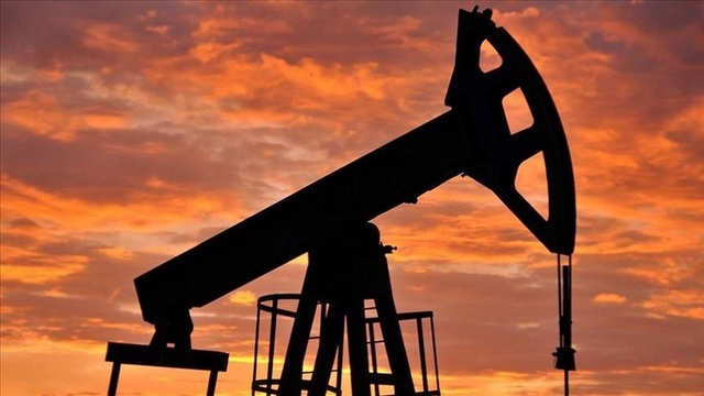 Prețurile petrolului cresc cu 2% după atacul cu rachete al rebelilor Houthi asupra Arabiei Saudite