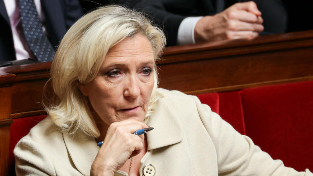 Marine Le Pen amână retragerea Franței din comandamentul militar integrat al NATO