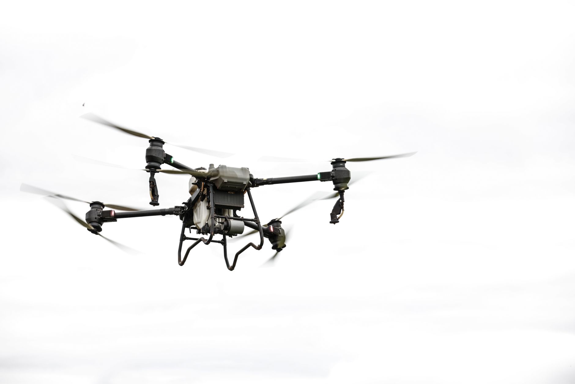 Războiul dronelor cu rază lungă: Noua paradigmă a conflictului dintre Ucraina și Rusia