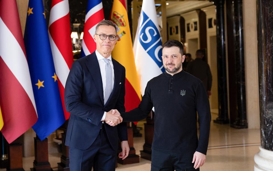 Alexander Stubb solicită extinderea acoperirii Starlink în Rusia pentru lovirea lansatoarelor de rachete