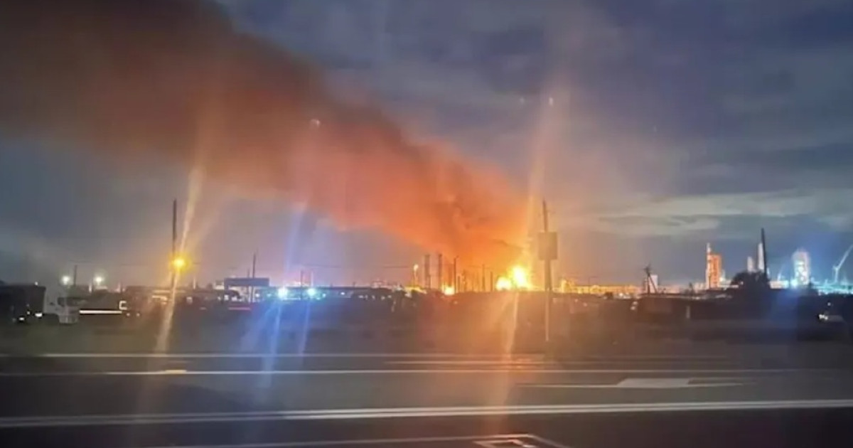 Atac cu drone ucrainene asupra rafinăriei Ilski din Rusia: activitatea a fost oprită după incendiu