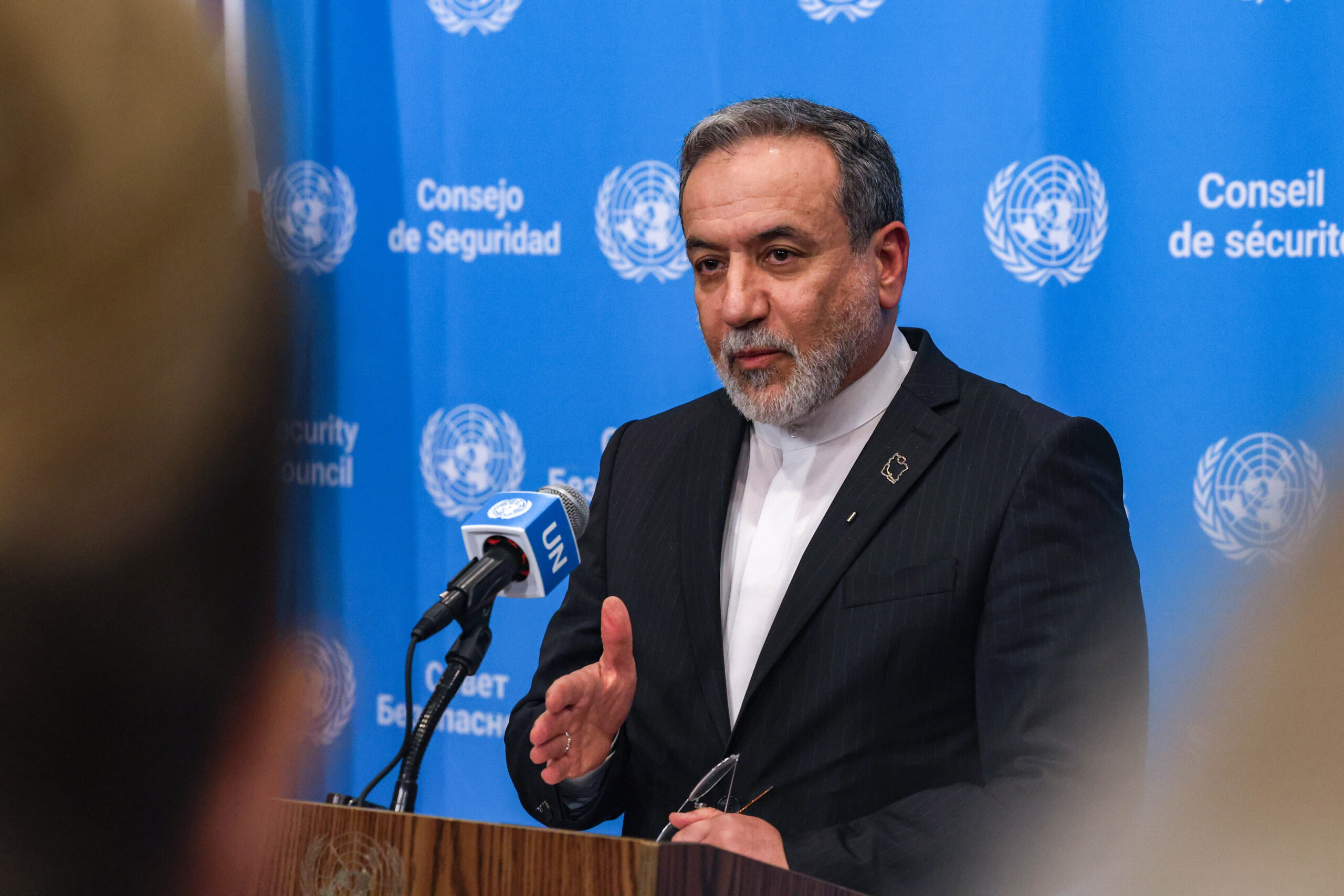 Tensiuni în Strâmtoarea Ormuz: Iranul refuză să renunțe la condiții după respingerea propunerii de către Trump