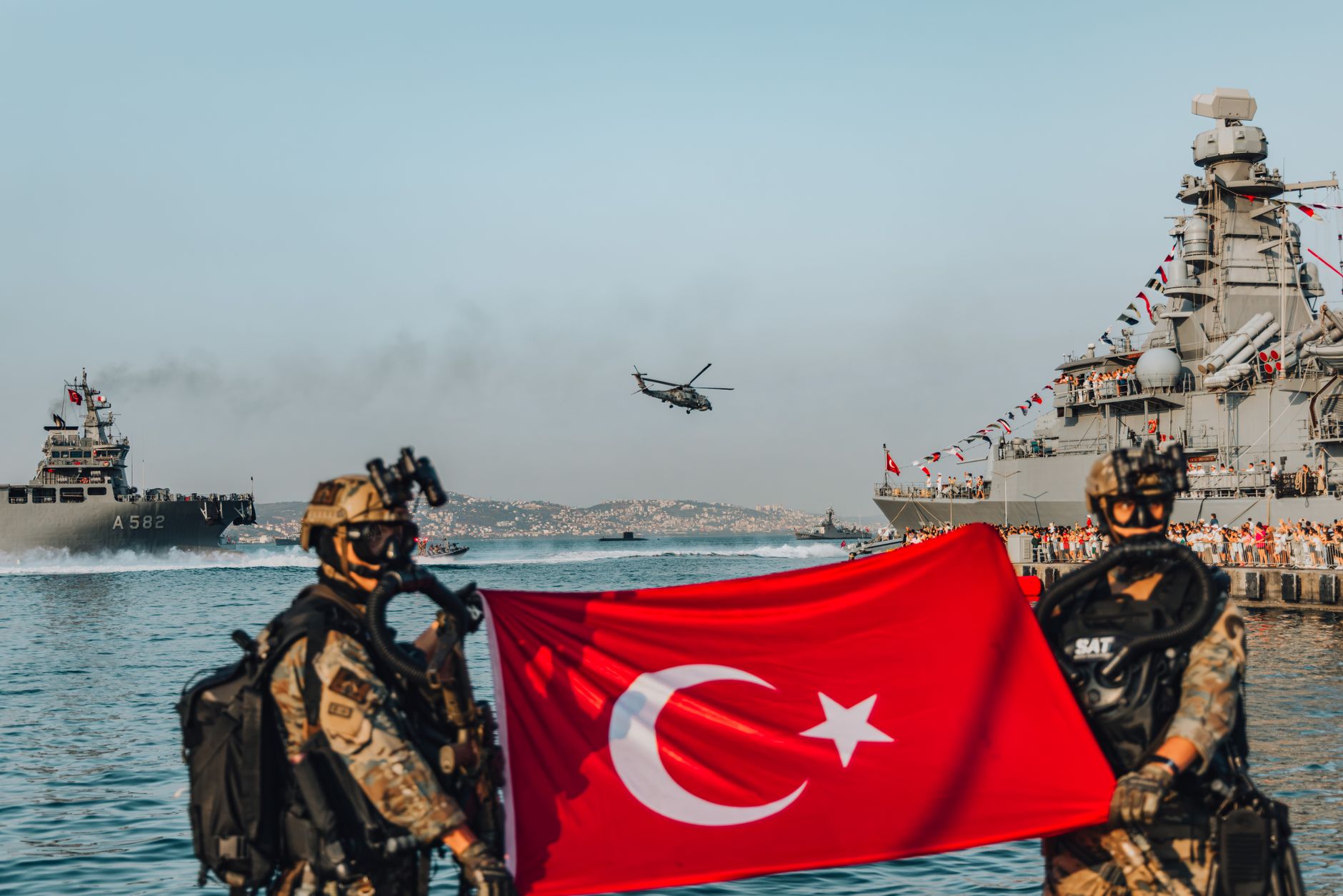 Tensiuni militare în Strâmtoarea Ormuz: Teheran anunță alertă maximă după refuzul lui Trump