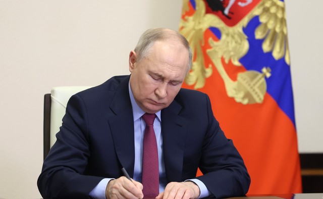 Rusia sporește efectivele armatei și majorează masiv bugetul militar pentru anul 2027